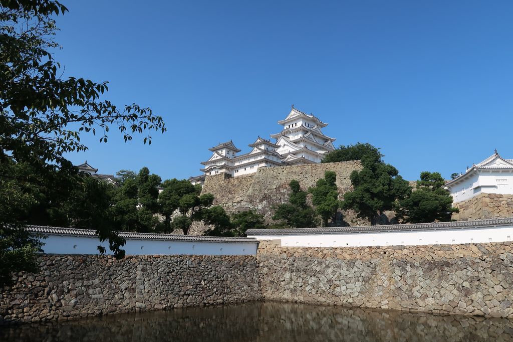 L'élégant château d'Himeji, le château du héron blanc.