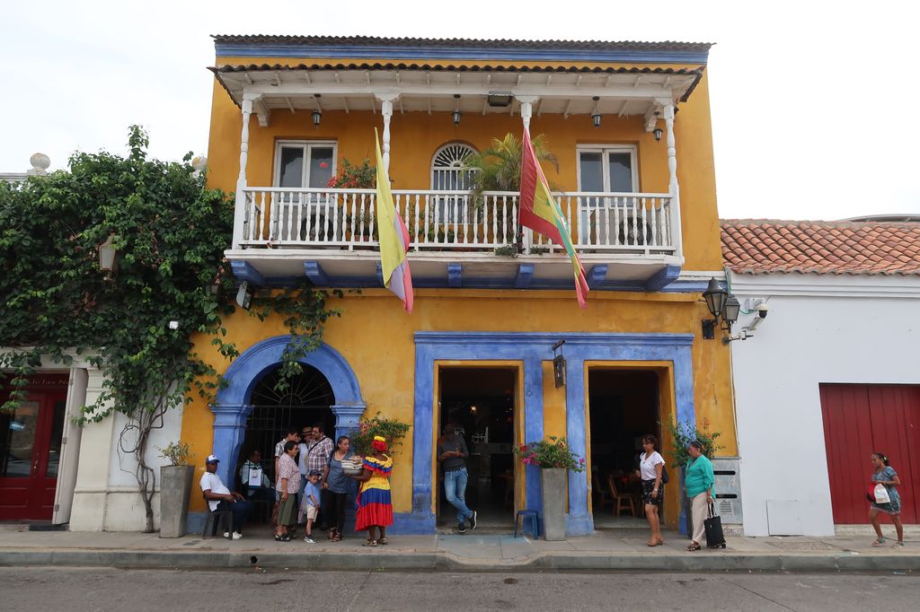 On trouve de belles couleurs dans les rues de Carthagène.
