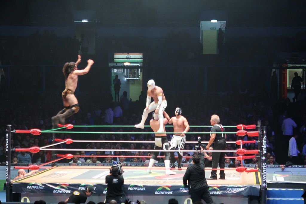 Spectacle, spectacle et encore du spectacle : la lucha libre.